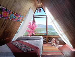 Deluxe Suite, Lake View