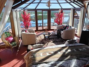 Deluxe Suite, Lake View