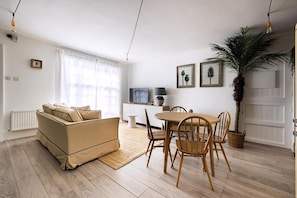 Exterior - Charming Marylebone Mews House for Four (London)