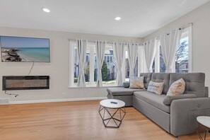 Télévision, baby-foot