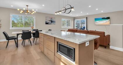 Stay Awhile! Spacious Home w/ All You Need