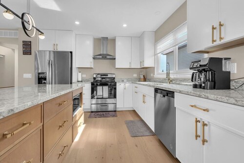 Stay Awhile! Spacious Home w/ All You Need