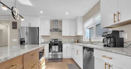 Stay Awhile! Spacious Home w/ All You Need