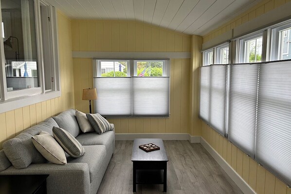 Smart TV - 4-bedroom stand alone condo in charming Wells, walking distance to beach. (Wells)