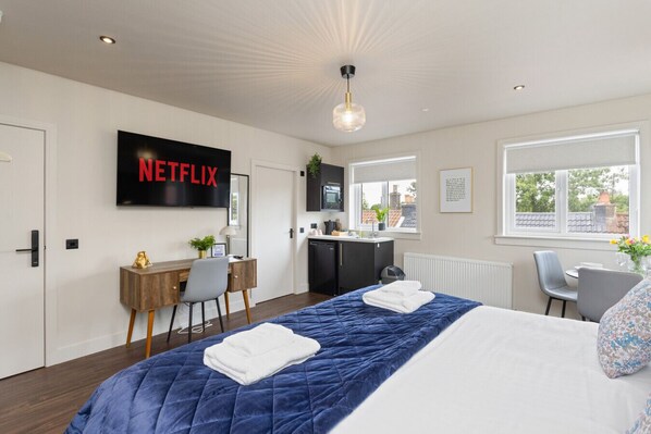 1 chambre, bureau, fer et planche à repasser, Wi-Fi gratuit