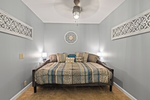 2 室のベッドルーム、WiFi (無料)、ベッドシーツ