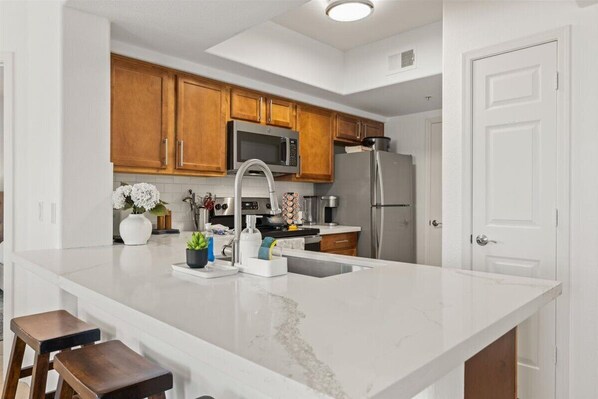 Fridge, microwave, oven, stovetop