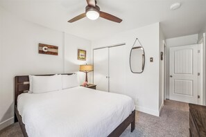 2 bedrooms, iron/ironing board, free WiFi, bed sheets