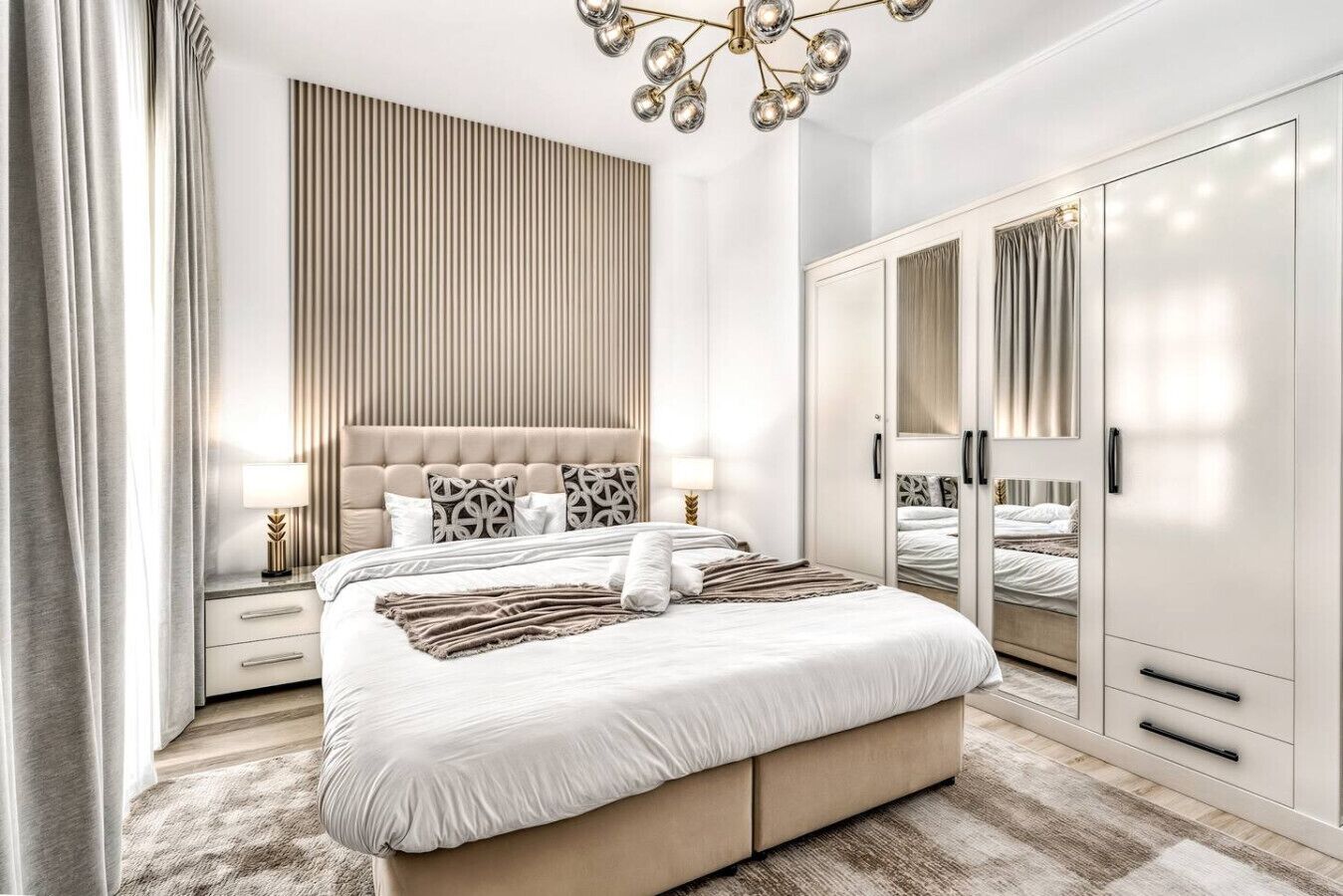 4 Schlafzimmer, Schreibtisch, Bügeleisen/Bügelbrett, Reisekinderbett