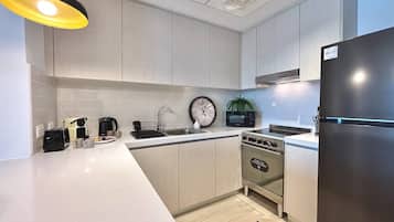 Fridge, microwave, oven, stovetop