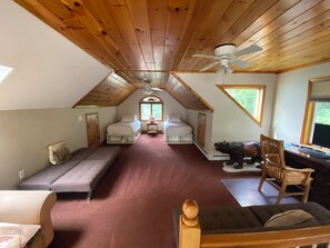 2 habitaciones, escritorio, tabla de planchar con plancha y wifi gratis