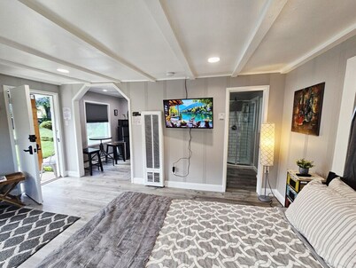 NEW! Remodeled Cozy Rustic-Luxury w/ Kitchen