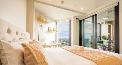 Cosy 2 Bedroom Apartment with City Conveniences