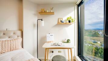 2 bedrooms, desk, iron/ironing board, free WiFi