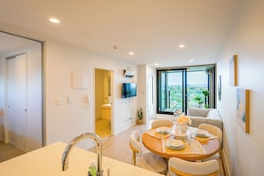 Interior - Cosy 2 Bedroom Apartment with City Conveniences (Auckland)