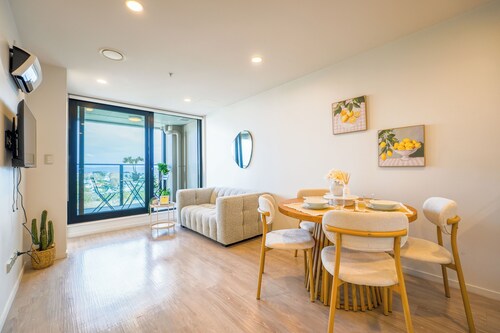 Cosy 2 Bedroom Apartment with City Conveniences