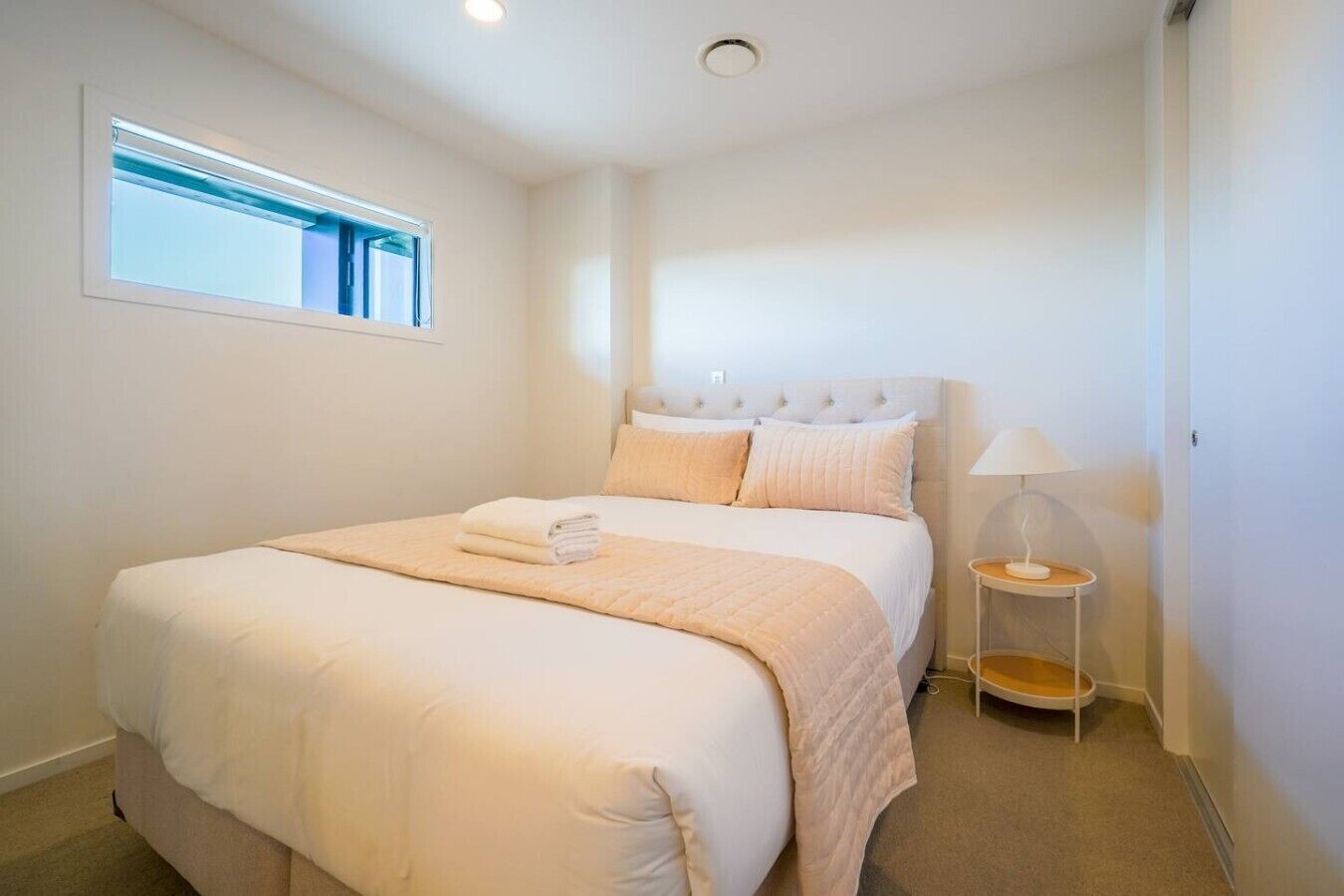 2 bedrooms, desk, iron/ironing board, WiFi (free)