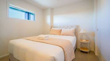 2 bedrooms, desk, iron/ironing board, WiFi (free)