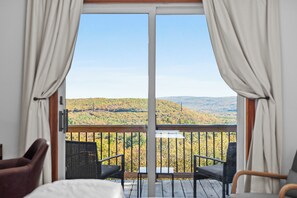 Interior - Ultimate Mountain View Retreat w/Private Heated Pool, Hot Tub, Sauna,Cold Plunge (East Stroudsburg)