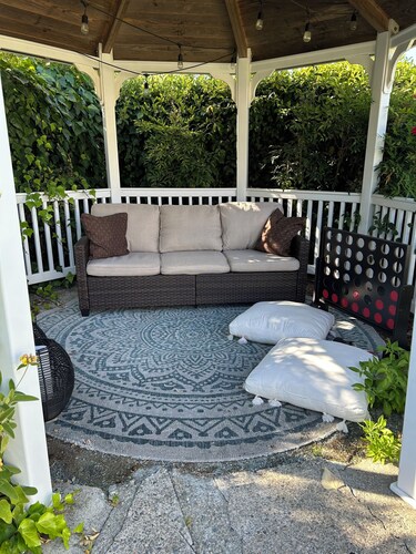 Garden Oasis ~ 
3-bedroom house in charming San Rafael with a beautiful backyard