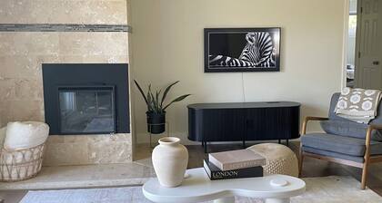 Garden Oasis ~
3-bedroom house in charming San Rafael with a beautiful backyard