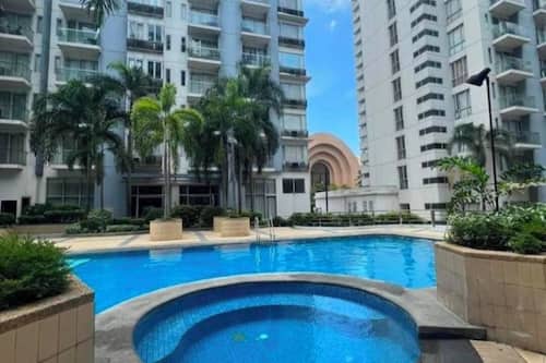 2 outdoor pools