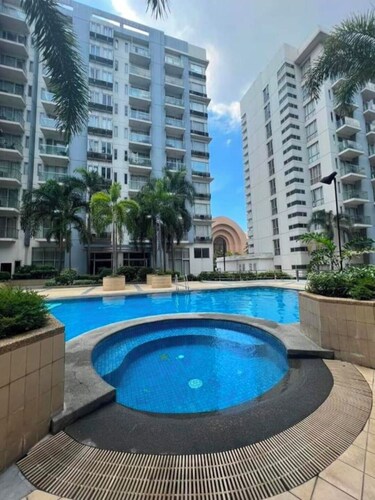 One Palm Tree Villas near NAIA 3