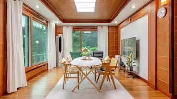 Basic Room, 3 Bedrooms (Pureunbam House (BBQ)) | 3 bedrooms, free WiFi