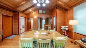 基础客房, 3 间卧室 (Pureunbam House (BBQ)) | 3 多间卧室、免费 WiFi