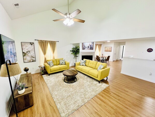 Téléviseur connecté, foyer, livres