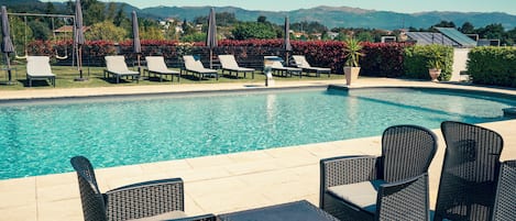 Piscine extérieure (ouverte en saison)