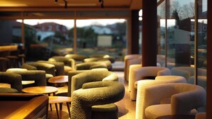 バー (施設内)