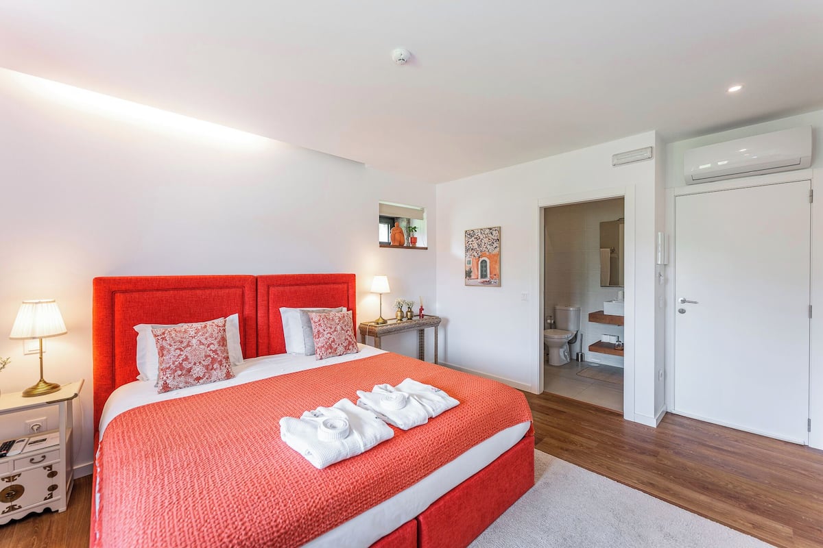 Chambre Design avec lits jumeaux | AccĂšs au Wi-Fi (inclus)