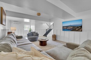 Smart TV, table football