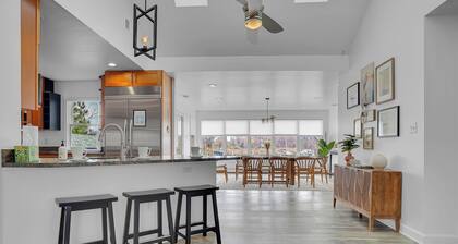 Crab Alley | Waterfront Home + Hot Tub + Game Room