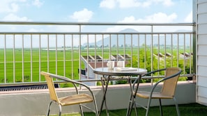 Chambre de base, 1 chambre (Terrace Room 202) | 1 chambre, accès au Wi-Fi (inclus)
