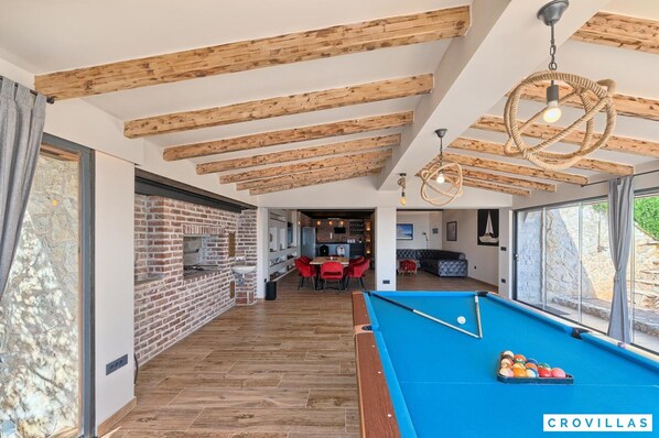 7 bedrooms