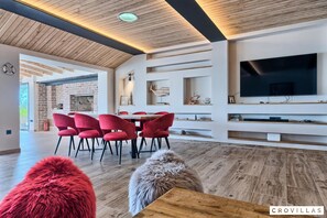 7 bedrooms