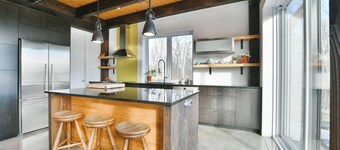 The house on the maple grove. Private land close to local attractions