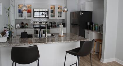 Charming 3-bedroom house in peaceful Pascagoula only a walk to the beach.