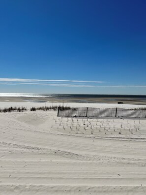 Beach nearby, sun loungers, beach towels
