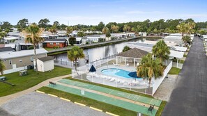 Opvarmet pool