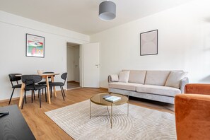 Télévision, chaîne hi-fi