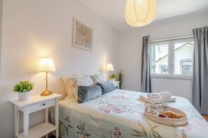 Fer et planche à repasser, Wi-Fi gratuit, draps fournis