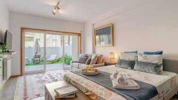 1 quarto, escrivaninha, ferros/tábuas de passar roupa, Wi-Fi de cortesia