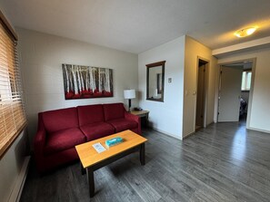 Classic Double Room, 1 Double Bed, Kitchenette | Living area | 48-inch LED TV with satellite channels - Saddle Mountain Lodge (Blue River)