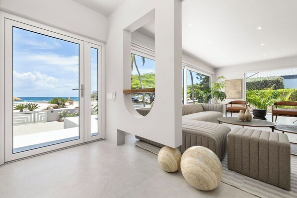 Smart TV, table tennis