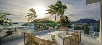 Beachfront Luxury on the Strip  514