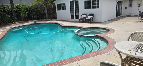 Cozy studio with WiFi and AC in welcoming Westminster