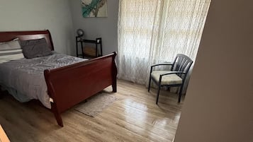 4 makuuhuonetta, silitysrauta/-lauta, Wi-Fi, vuodevaatteet